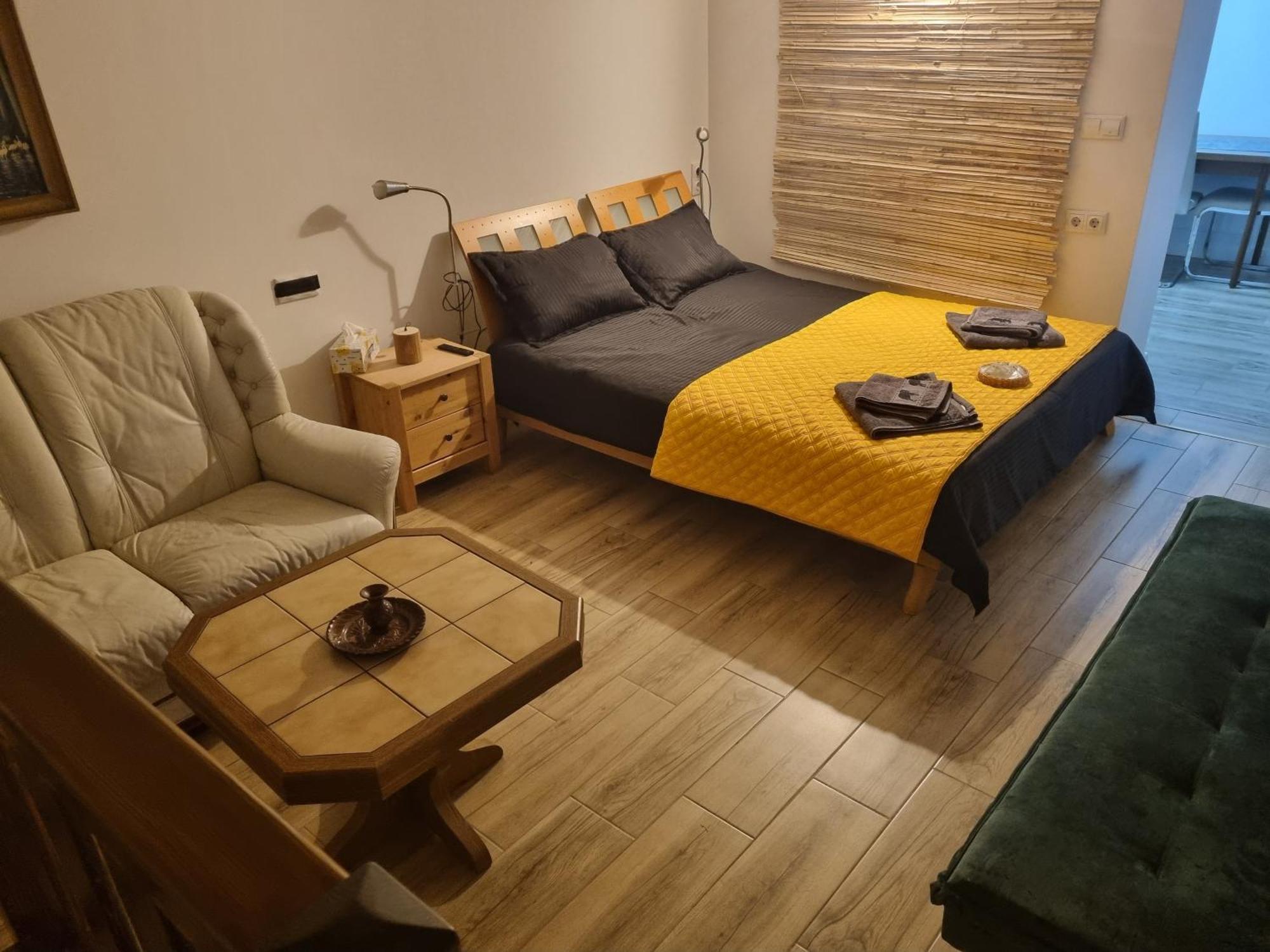 Ultracentral Garage Studio Бистрица Экстерьер фото